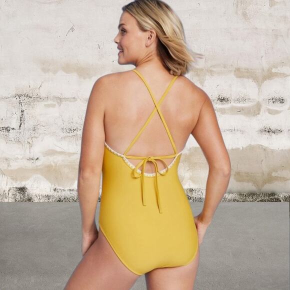 Shade & Shore NWT Women's Yellow Shell Stitch One Piece Size Small - Picture 2 of 7